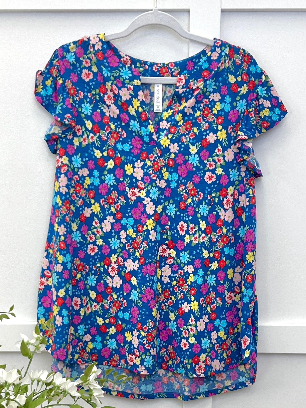 Dear Scarlett Women's Navy Multi Color Floral Flutter Sleeve Lizzy Top