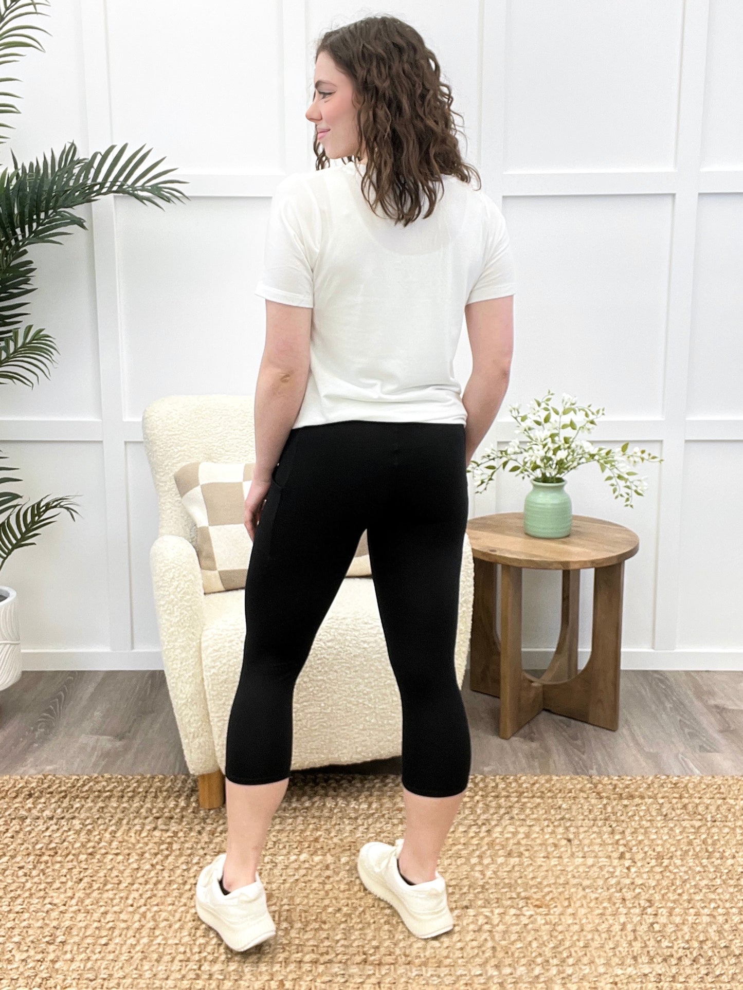 Streamline Stride Pocket Capri Leggings