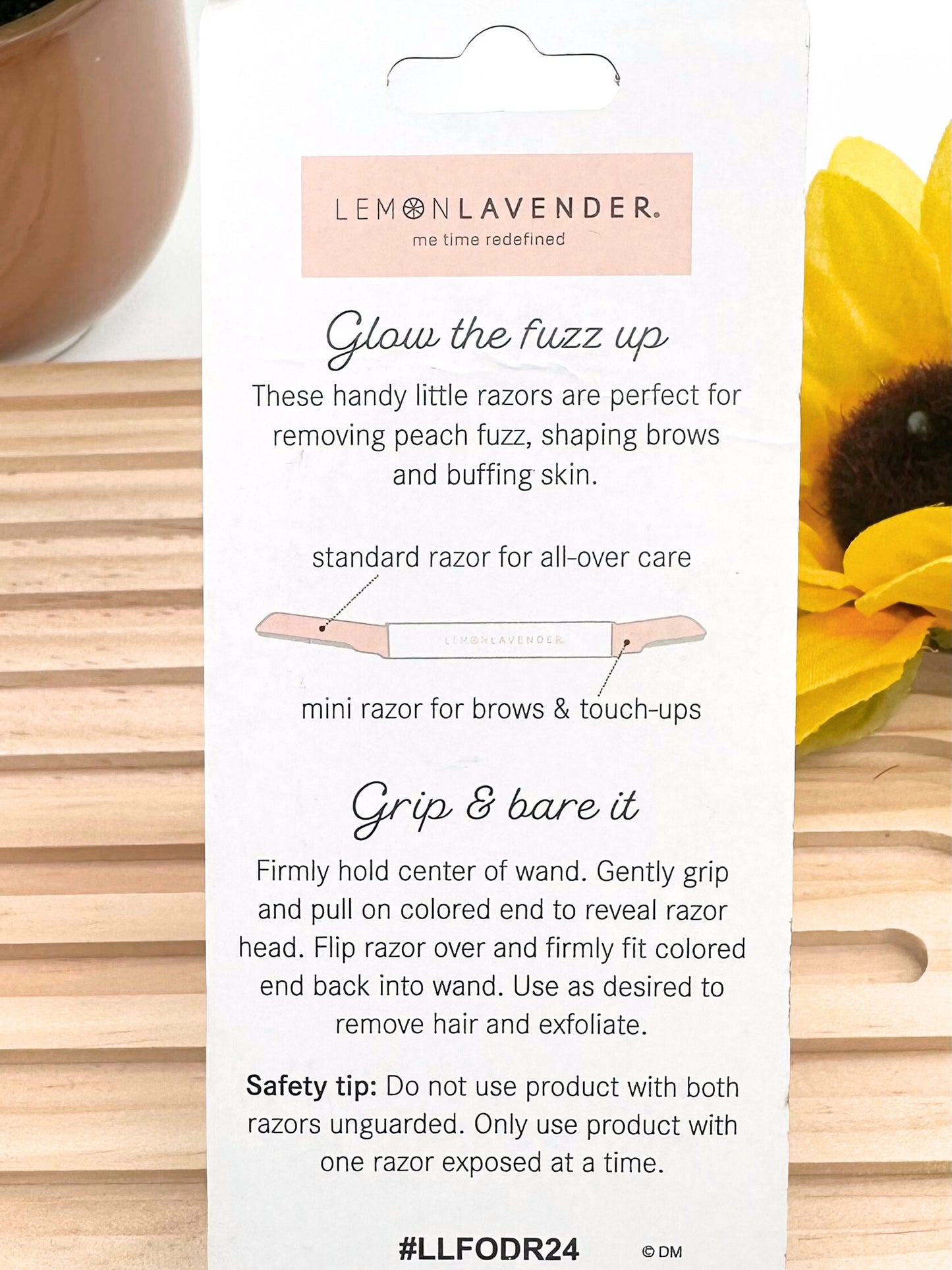 Fuzz Off Dermaplaner Facial Razor