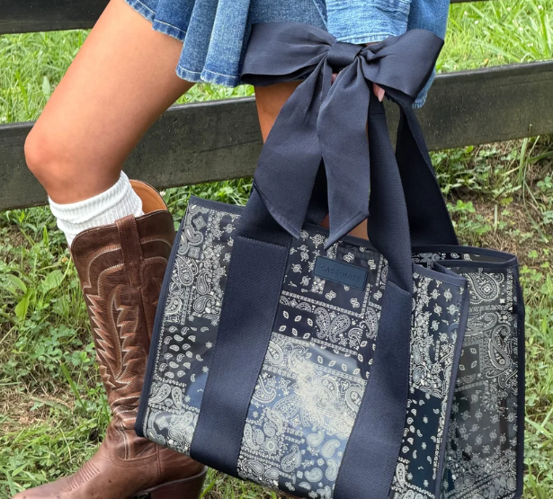 Case-mate Jelly Tote w/ Phone Pouch - Navy Bandana Bow