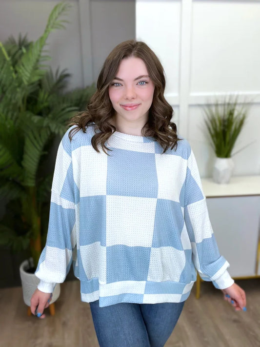 Women's REG/PLUS Blue & White Checkered Long Sleeve Top