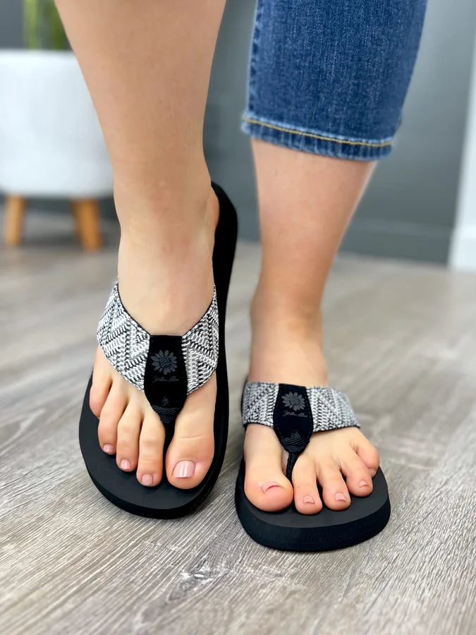 The Floppy Flip Flop Black White 6