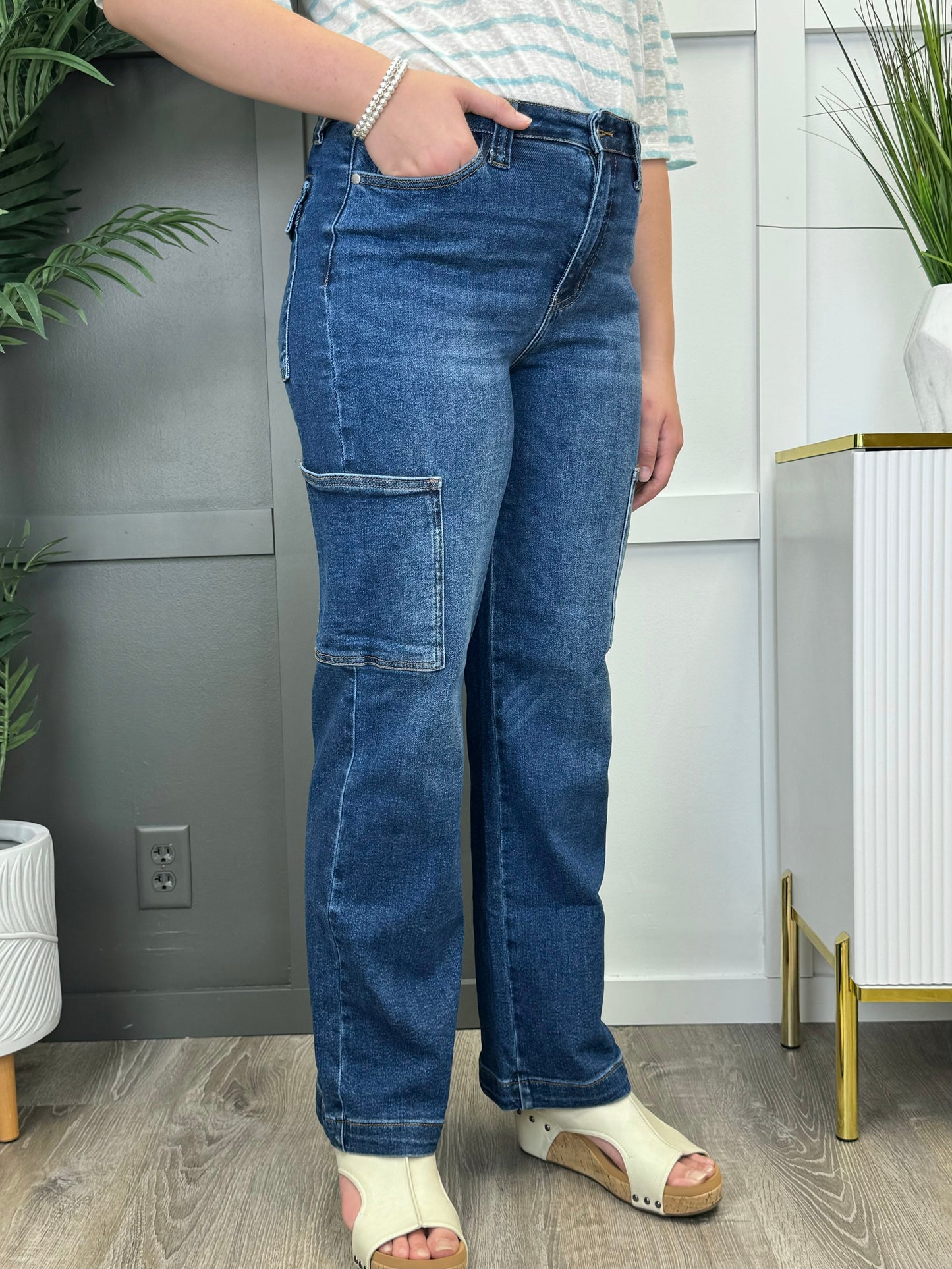 Judy Blue The Claire Wide Leg Cargo Jeans