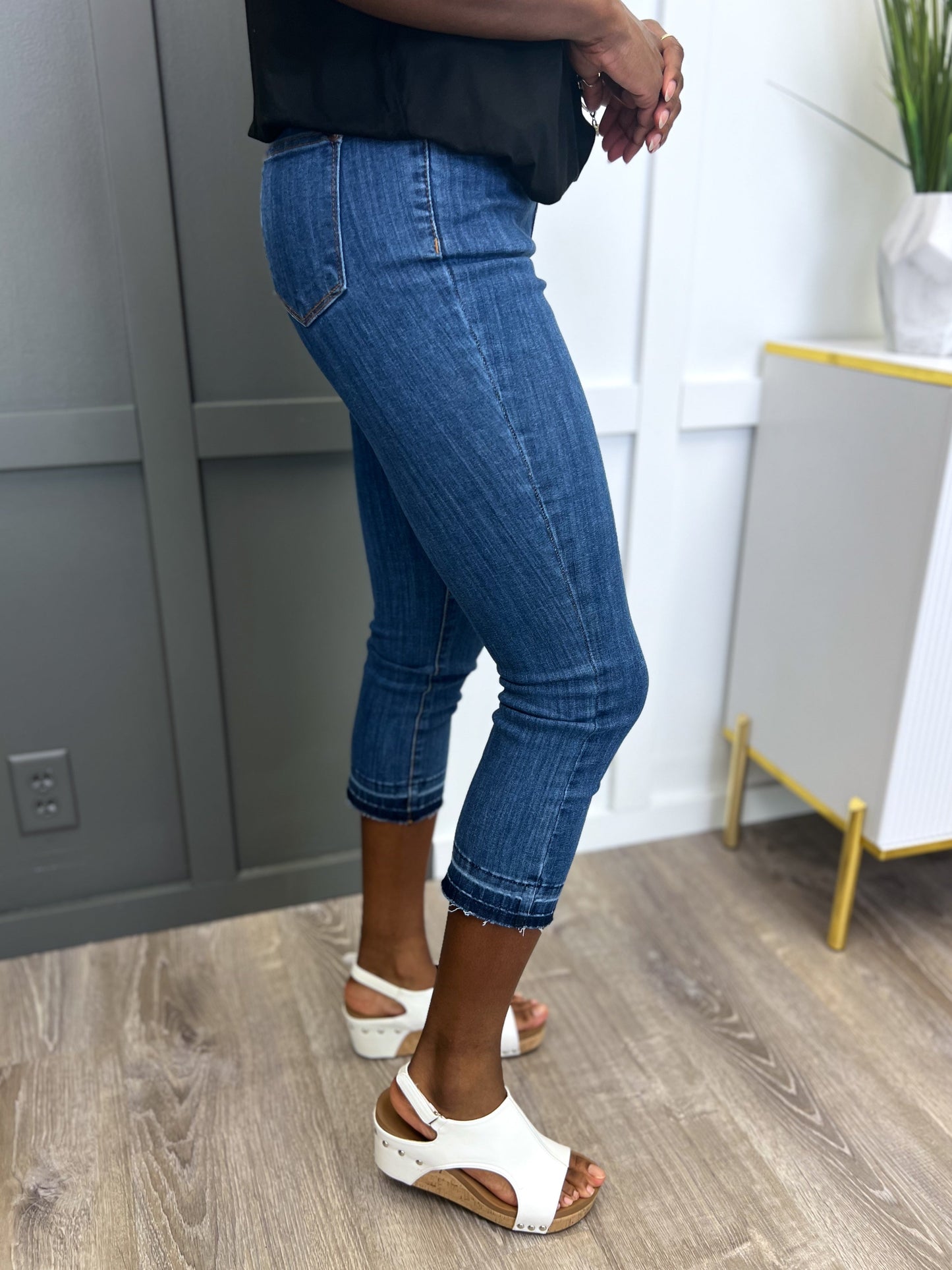 Judy Blue The Alice High-Waisted Pull On Denim Capri