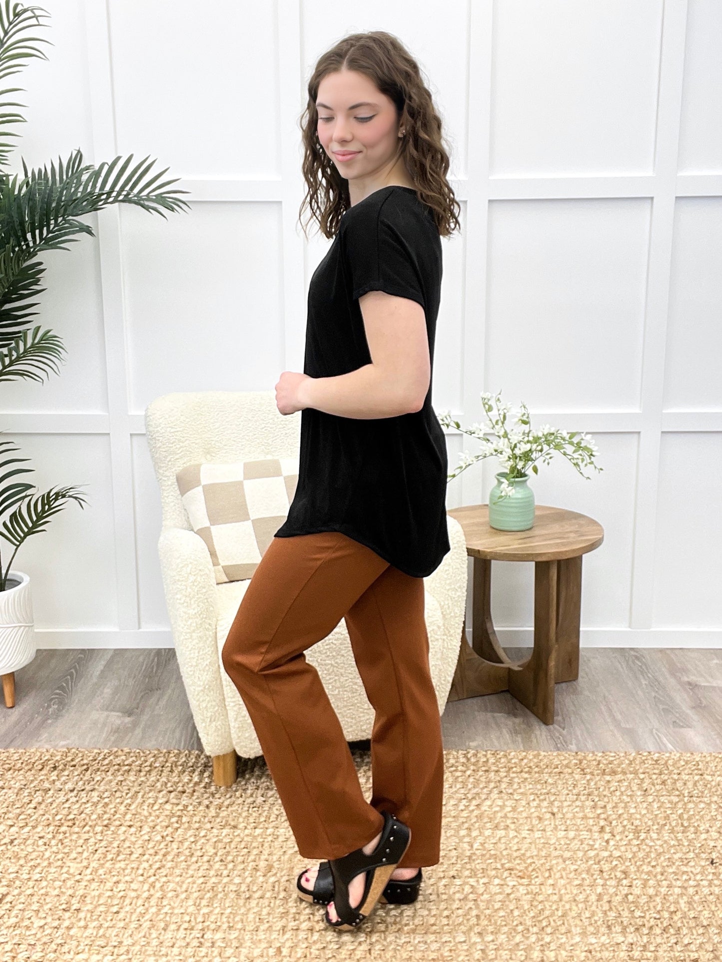 Dear Scarlett Women's REG/PLUS Solid Straight Leg Magic Pants, Rust