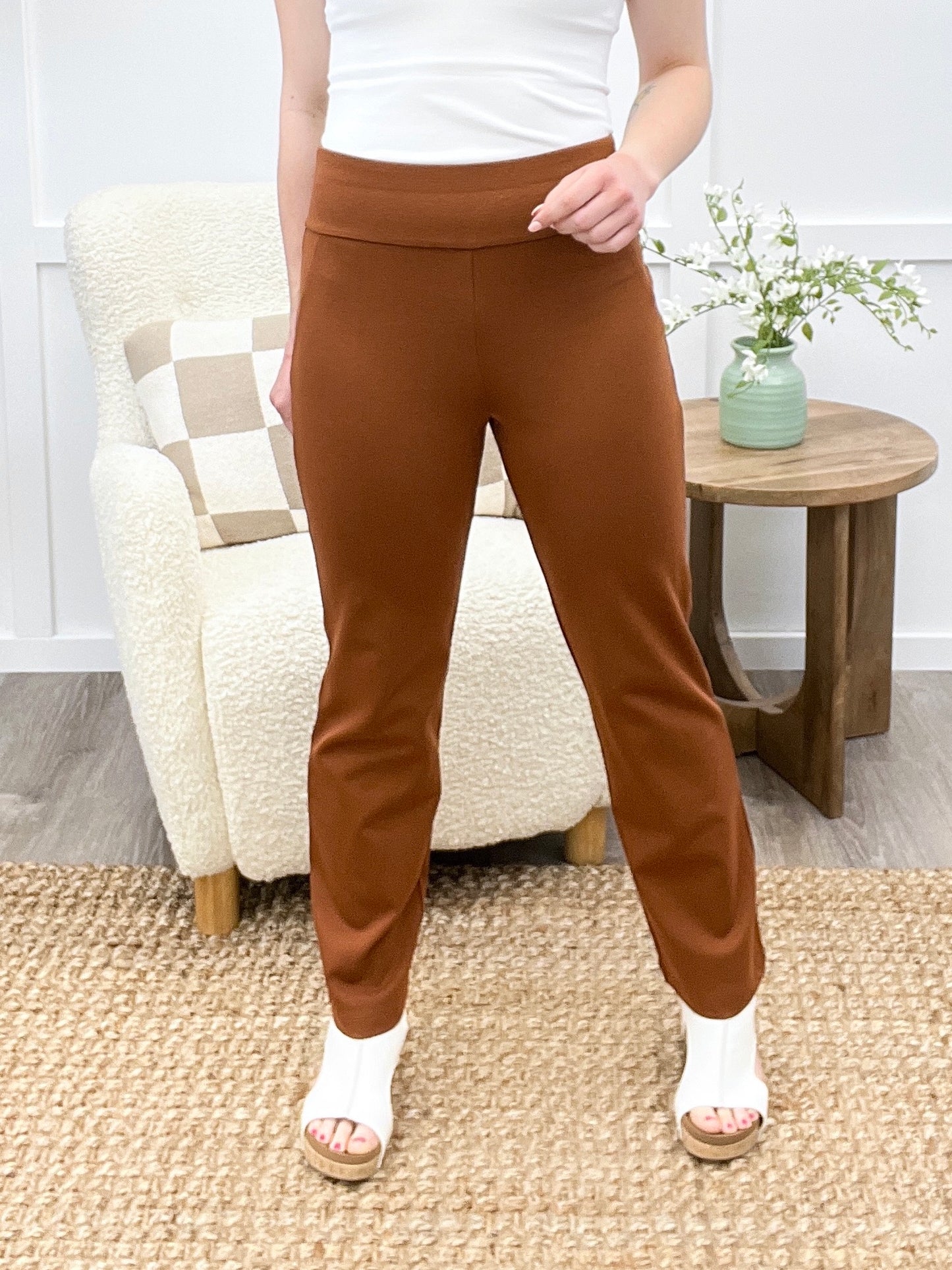 Dear Scarlett Women's REG/PLUS Solid Straight Leg Magic Pants, Rust