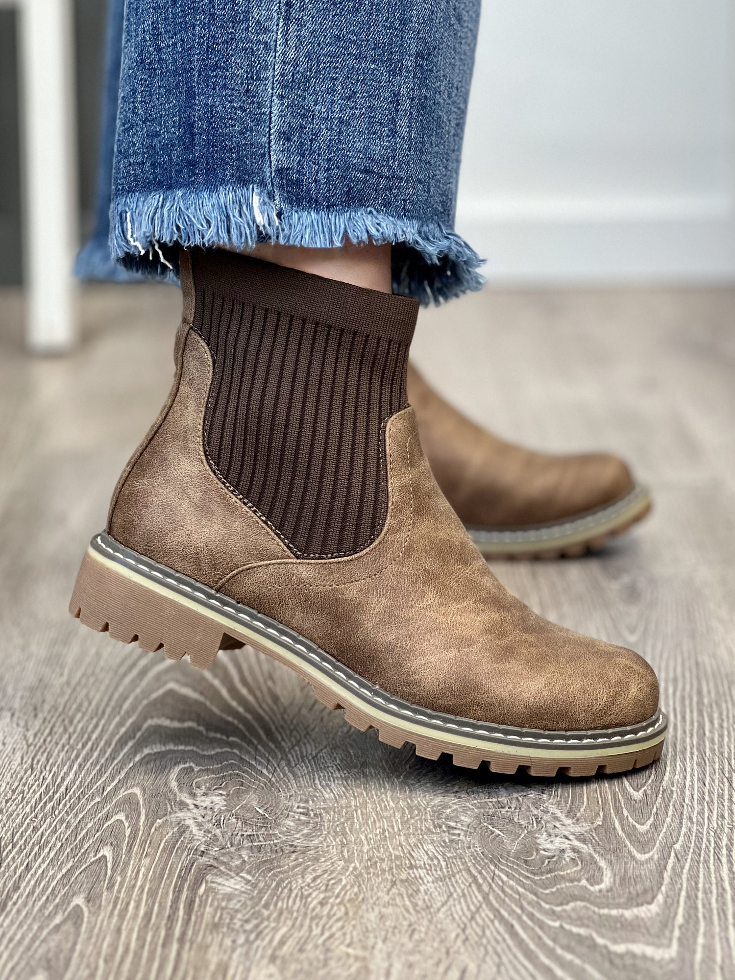 Corkys Cabin Fever Tan Boot 9