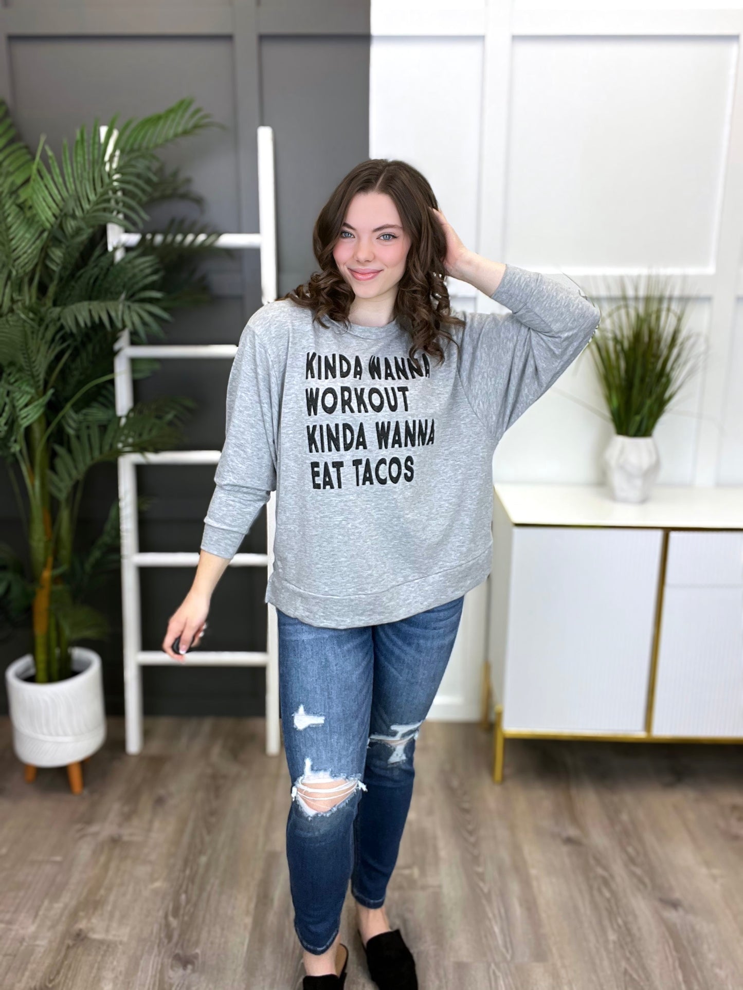 Women's Grey Kinda Wanna Eat Tacos Graphic Top