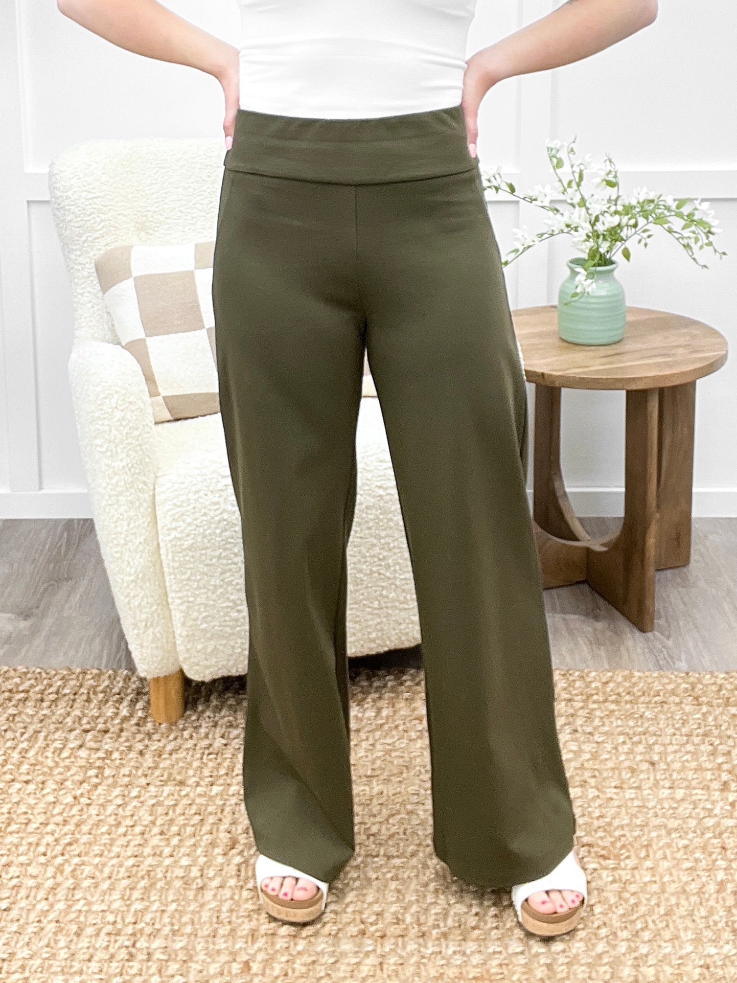 Dear Scarlett Women's REG/PLUS Solid Wide Leg Magic Pants, Olive