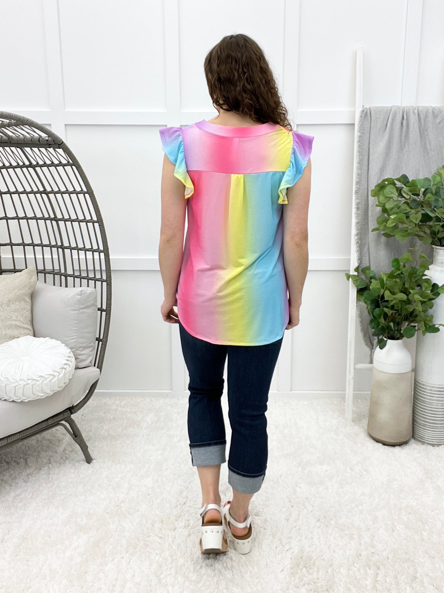 Dear Scarlett Women's Multi Color Gradient Print Flutter Sleeve Lizzy Top