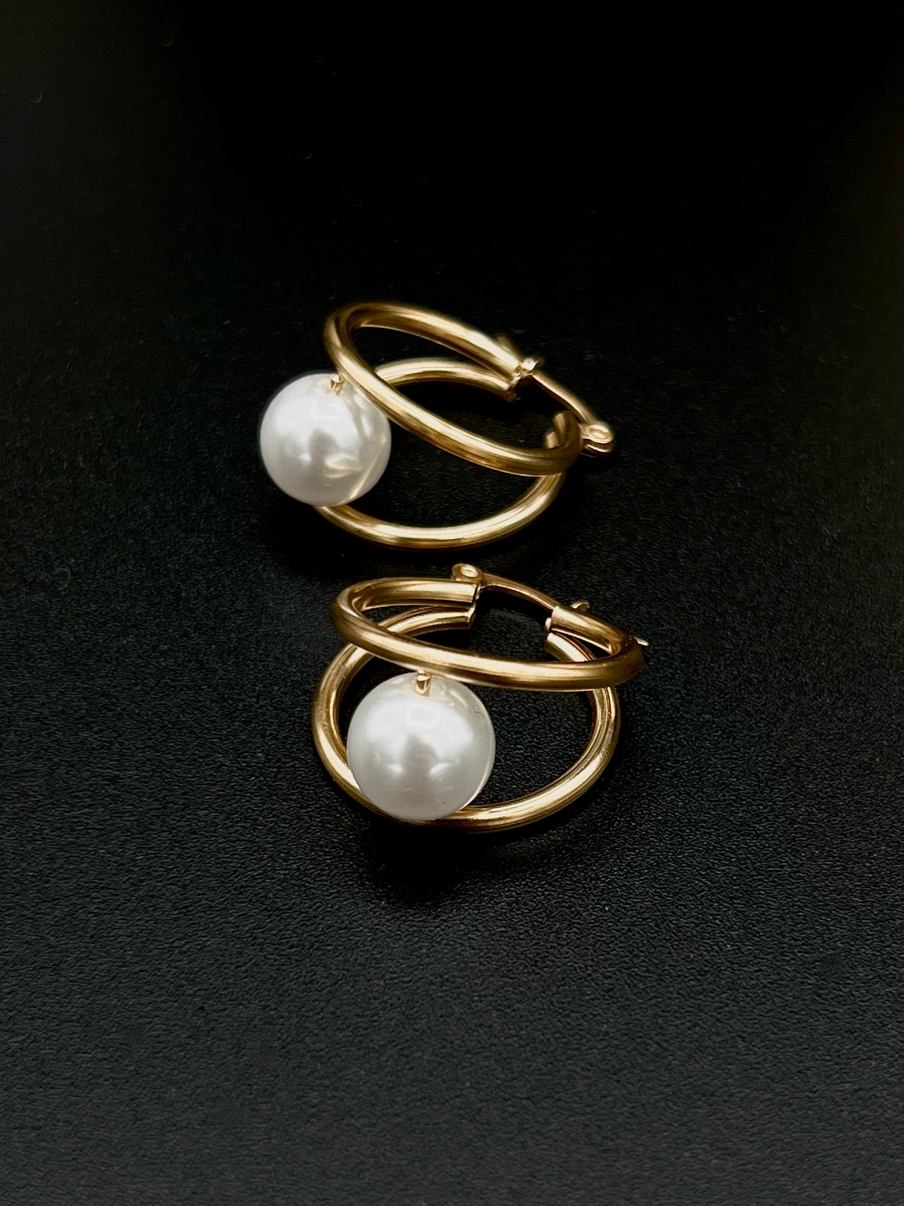 Geometric Pearl Hoop Earrings