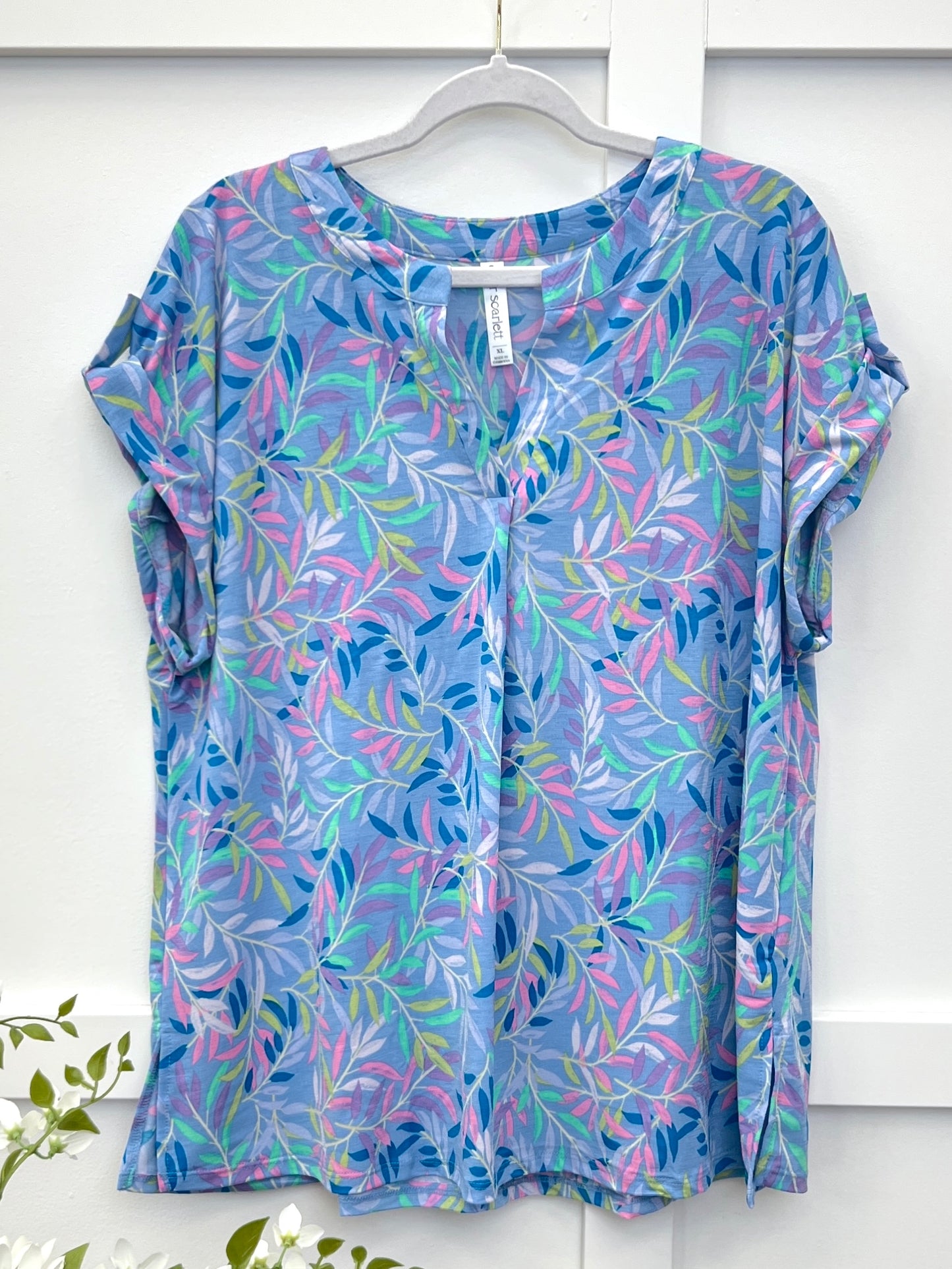 Dear Scarlett Women's Blue Leaf Print Short Sleeve Lizzy Top