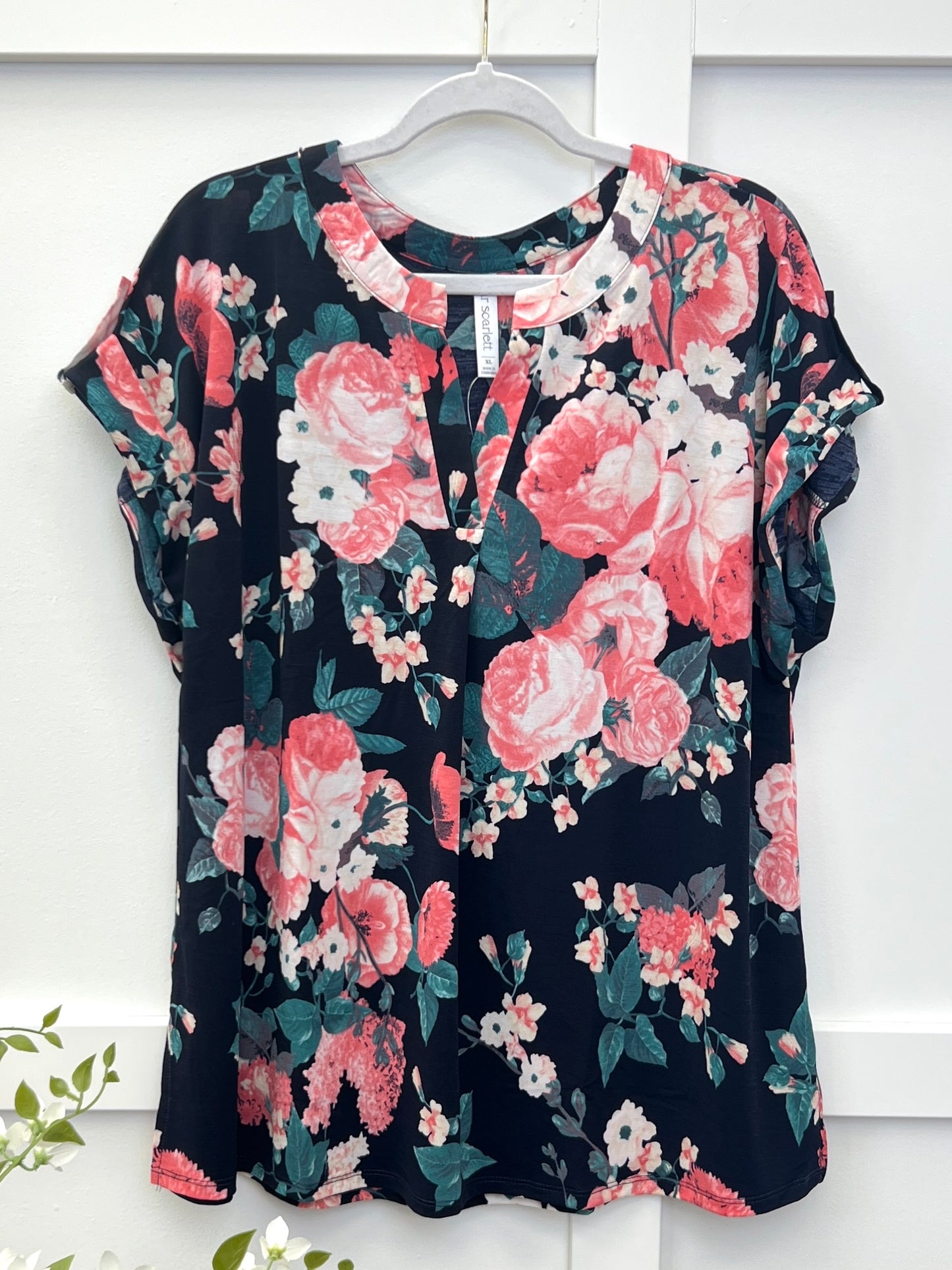 Dear Scarlett Women's Navy Floral Print Short Sleeve Lizzy Top