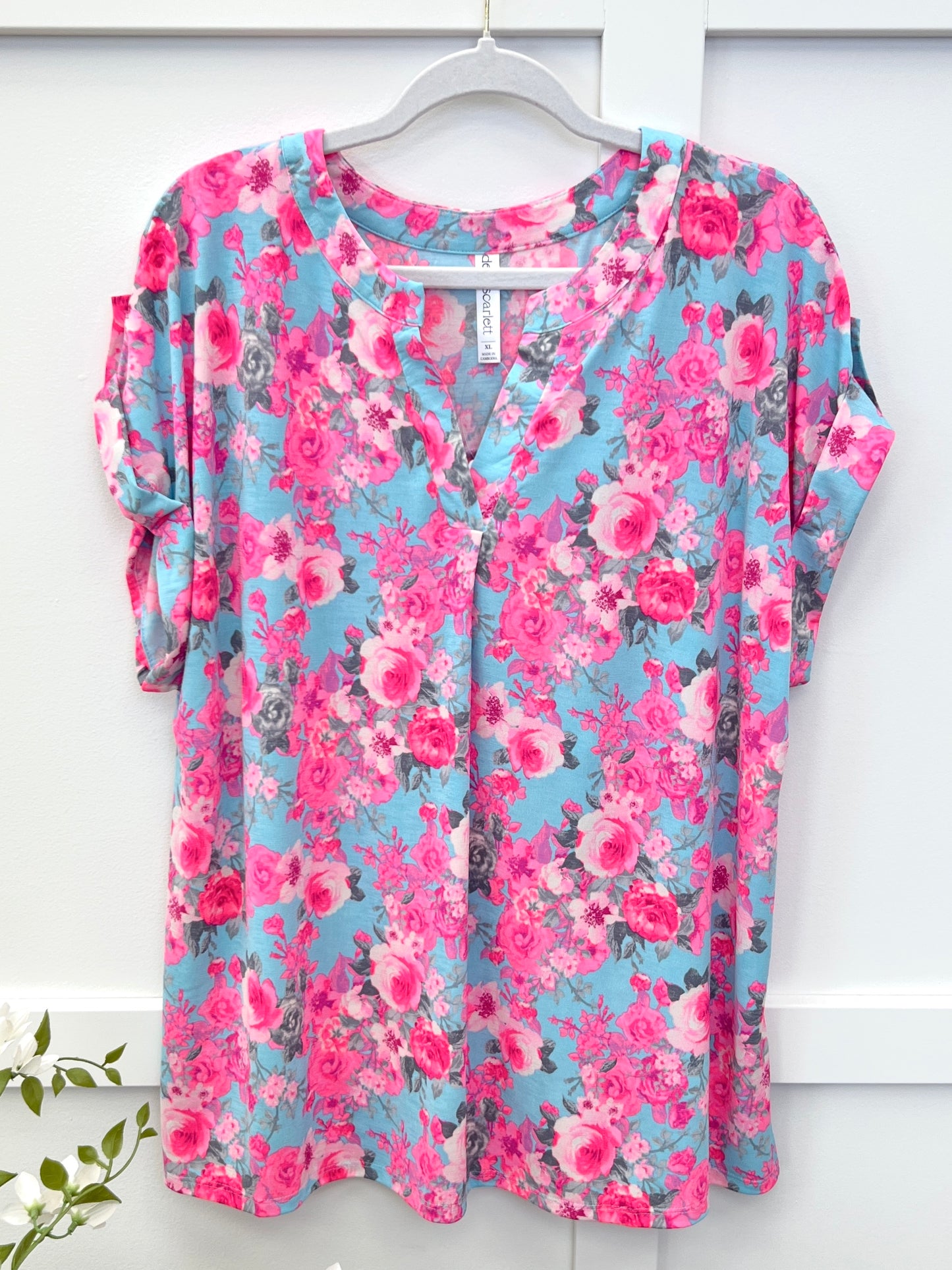 Dear Scarlett Women's Light Blue & Pink Floral Short Sleeve Lizzy Top