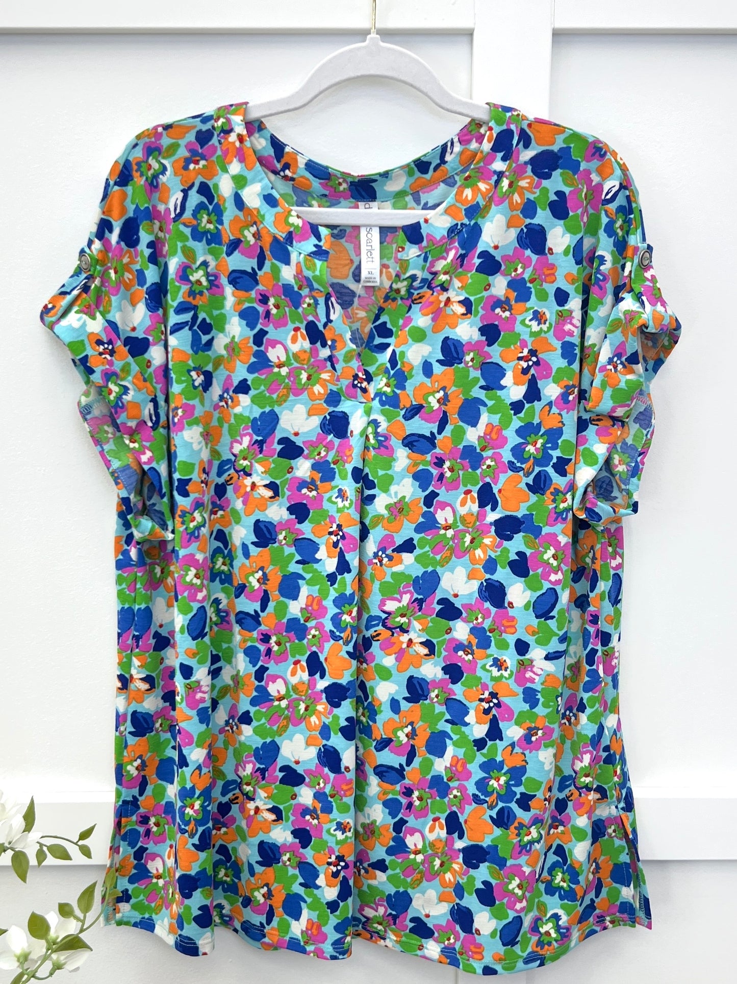 Dear Scarlett Women's Light Blue Vibrant Floral Print Short Sleeve Lizzy Top