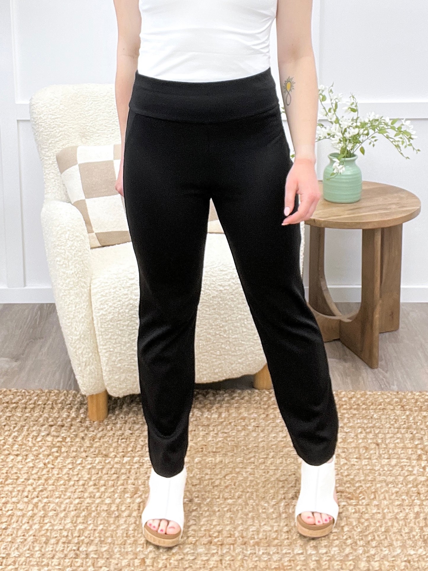 Dear Scarlett Women's Solid Straight Leg Magic Pants, Black