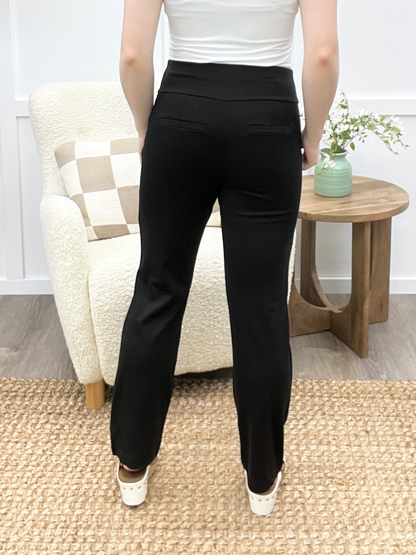 Dear Scarlett Women's Solid Straight Leg Magic Pants, Black