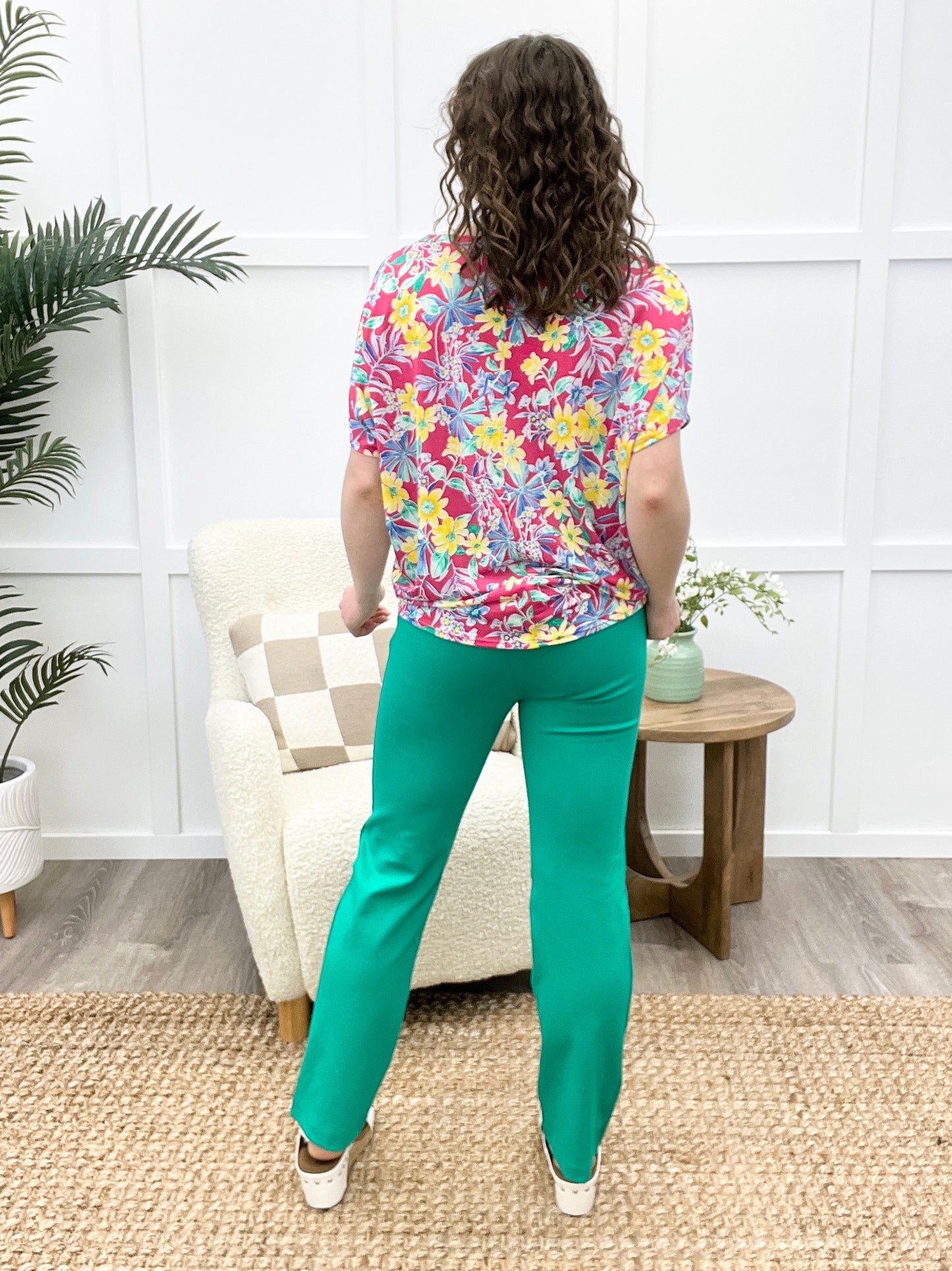Dear Scarlett Women's Solid Straight Leg Magic Pants, Green
