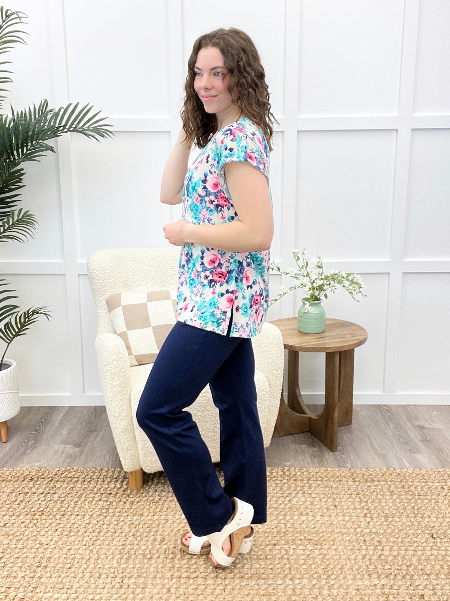 Dear Scarlett Women's Solid Straight Leg Magic Pants, Navy
