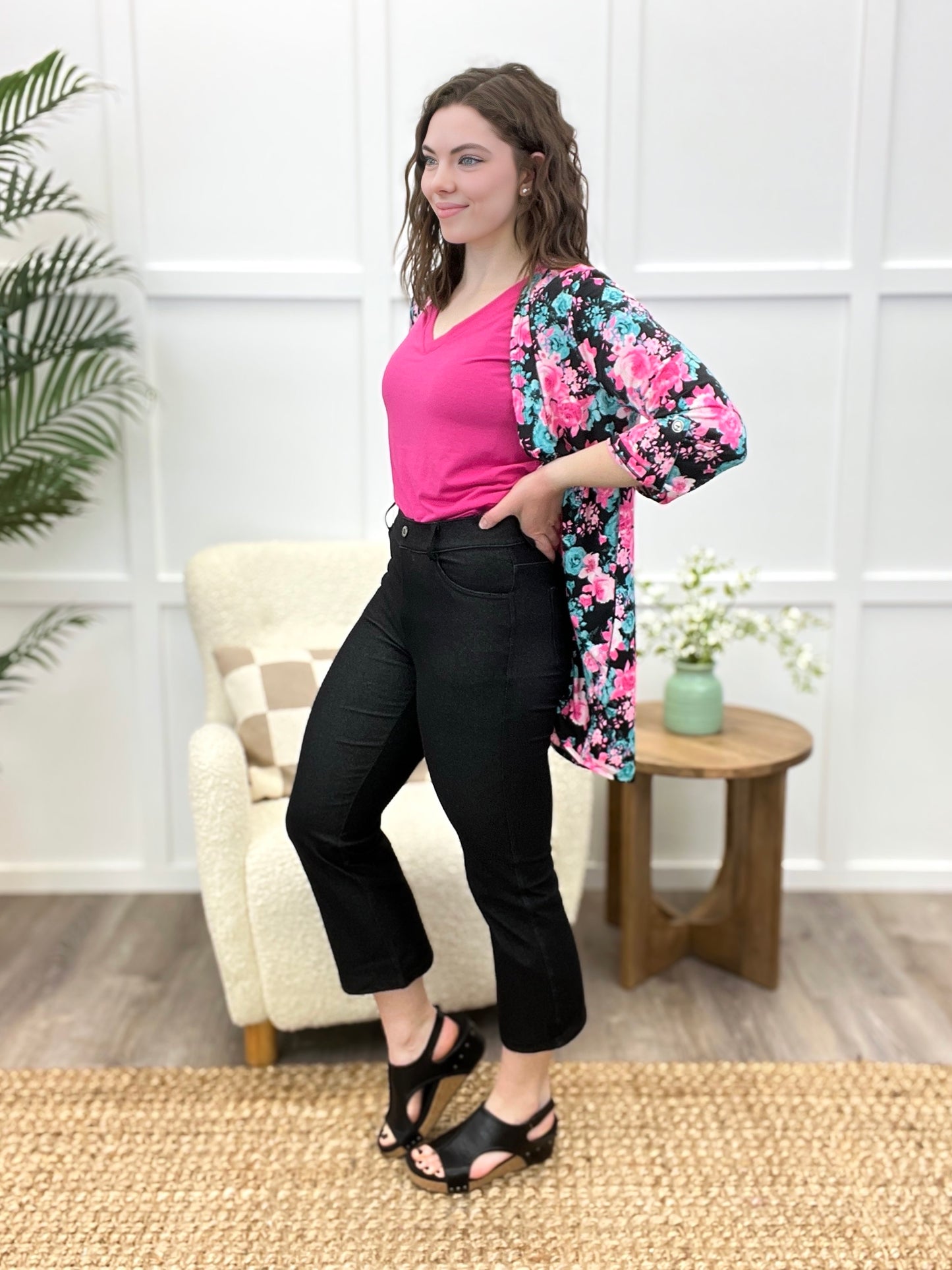 The Peyton Straight Leg Capri Jeggings - Black