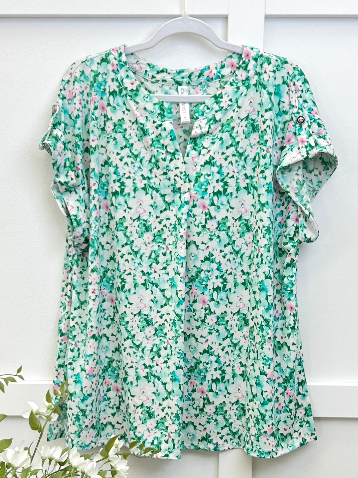 Dear Scarlett Women's Green & White Floral Print Short Sleeve Lizzy Top