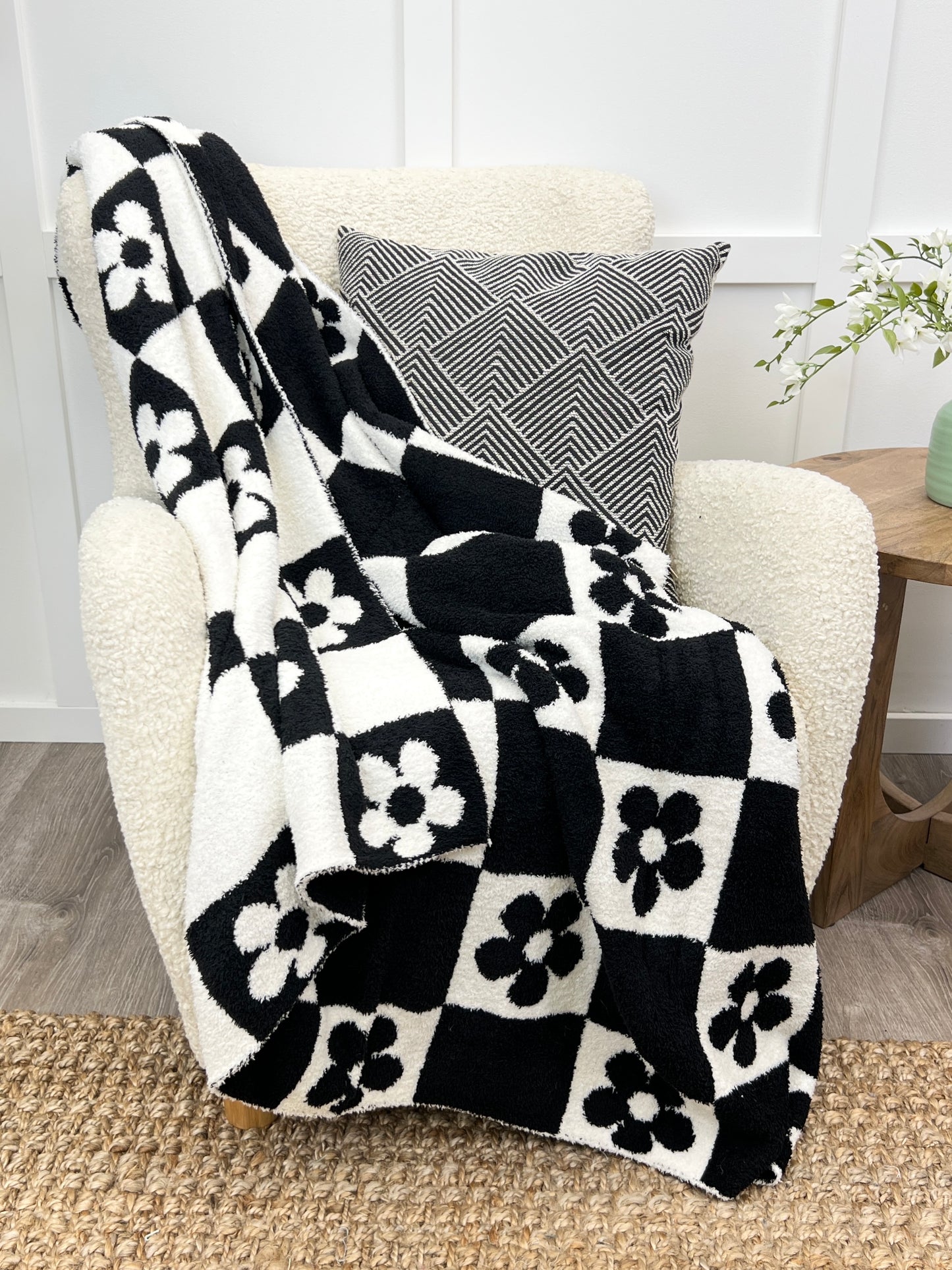 Checkered Daisy Throw Blanket