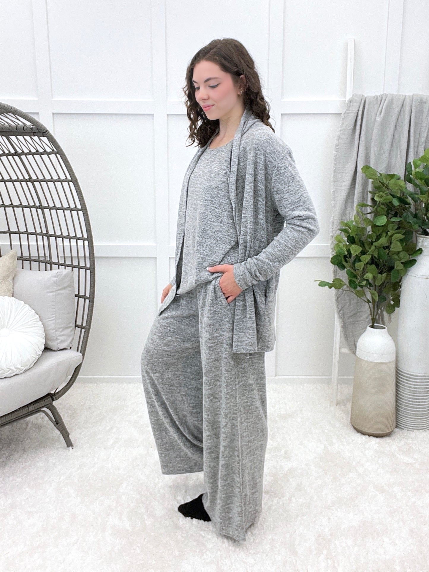 Dear Scarlett Taking On The World Staycation Set - Charcoal Black