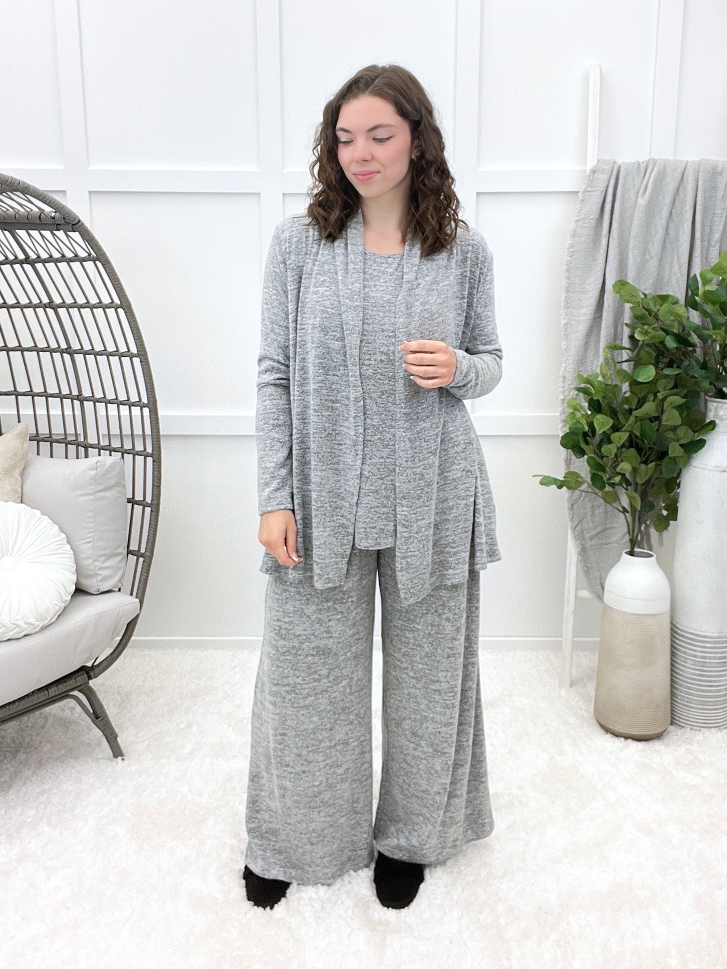 Dear Scarlett Taking On The World Staycation Set - Charcoal Black