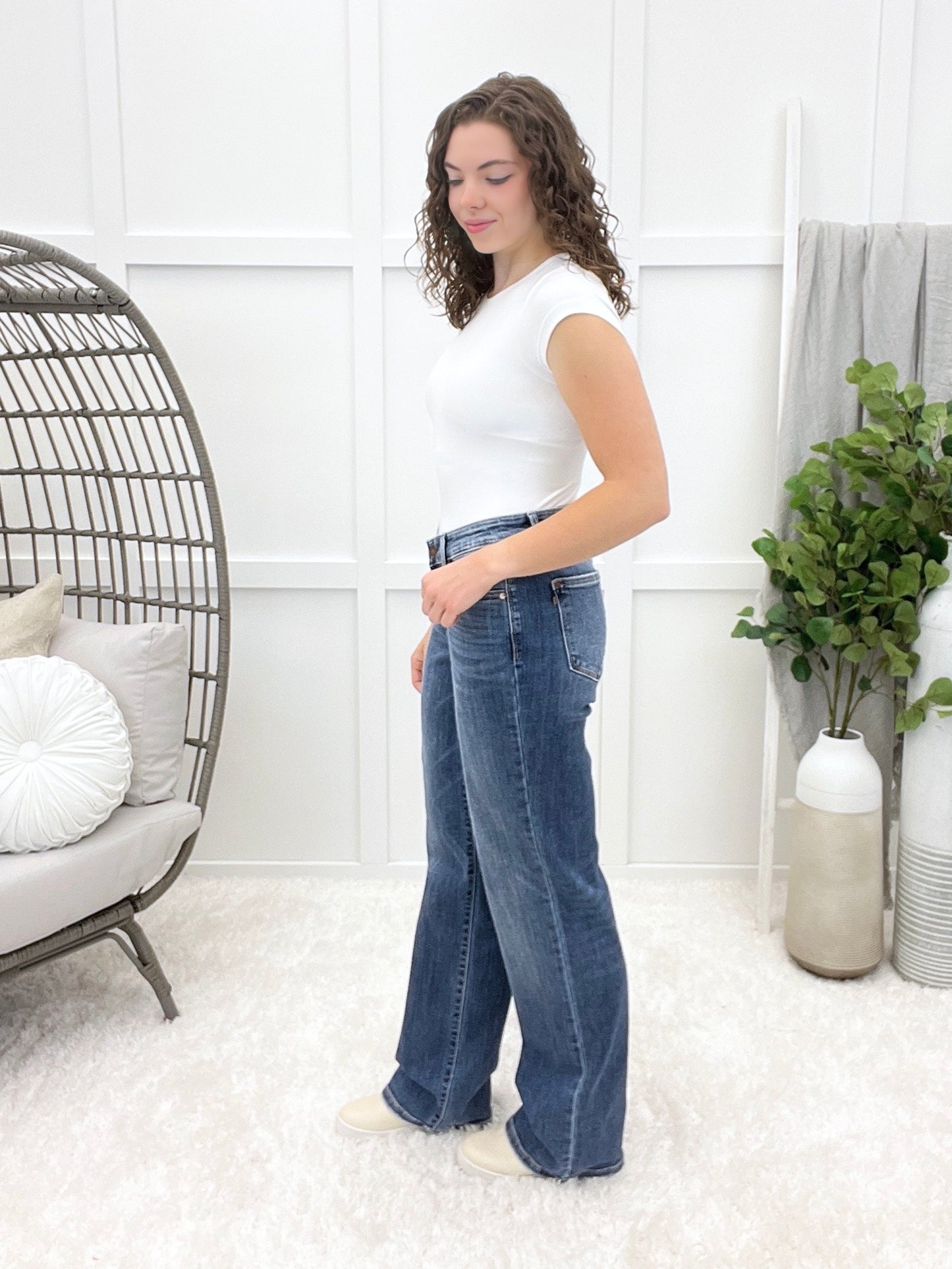 Judy Blue Kate Tummy Control V-Front Straight Leg Jeans