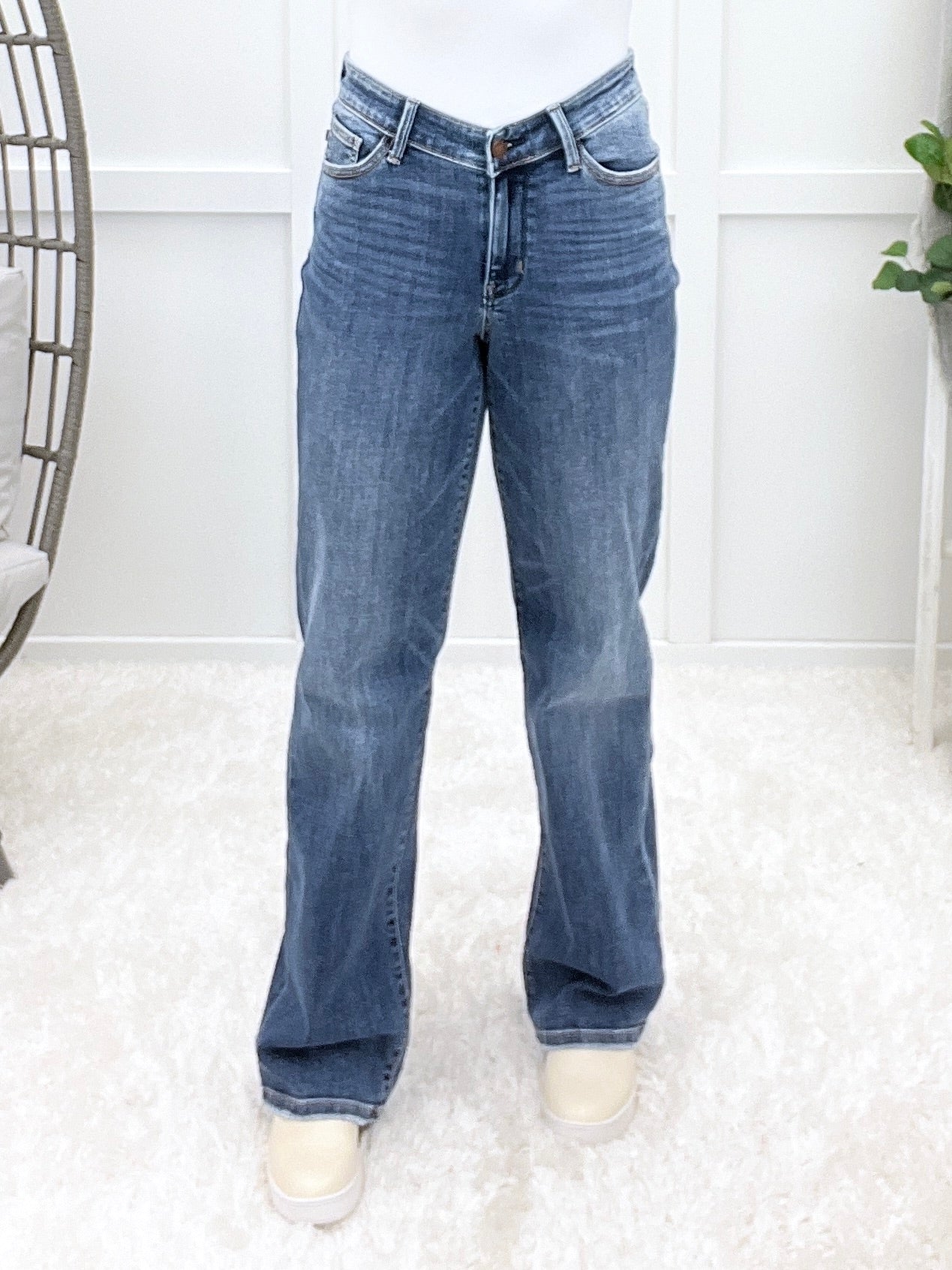 Judy Blue Kate Tummy Control V-Front Straight Leg Jeans