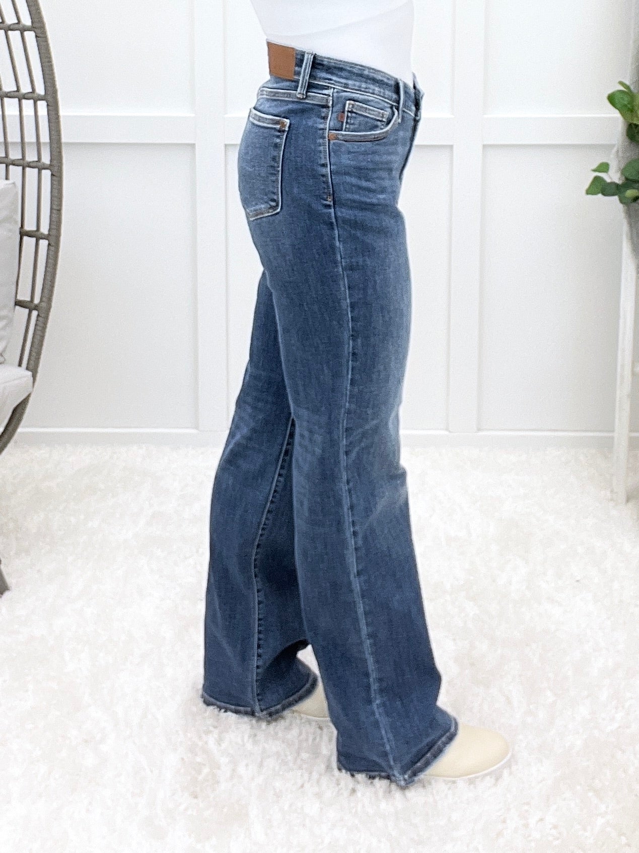 Judy Blue Kate Tummy Control V-Front Straight Leg Jeans