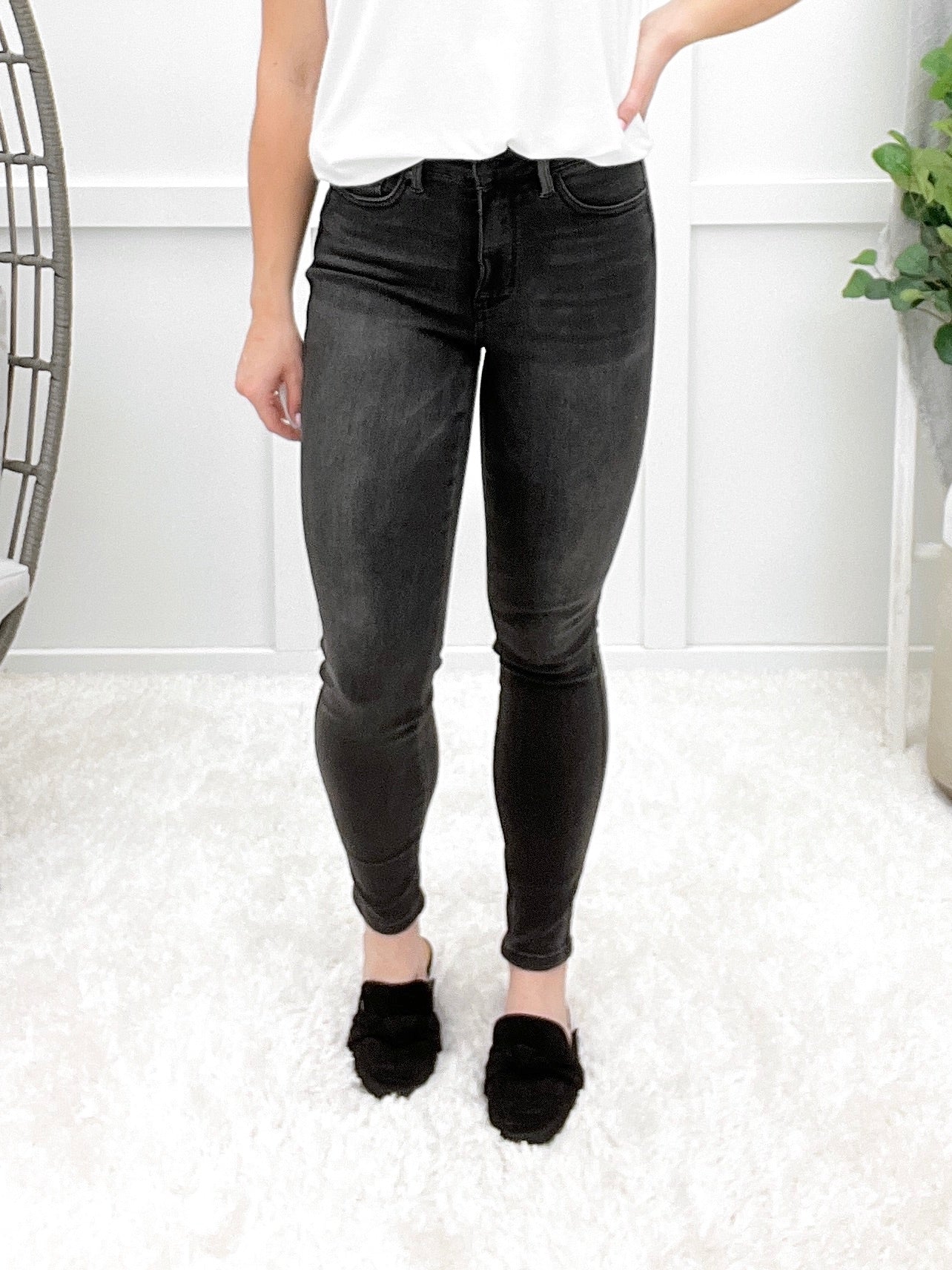 Judy Blue Darcy Tummy Control Black Skinny Jeans