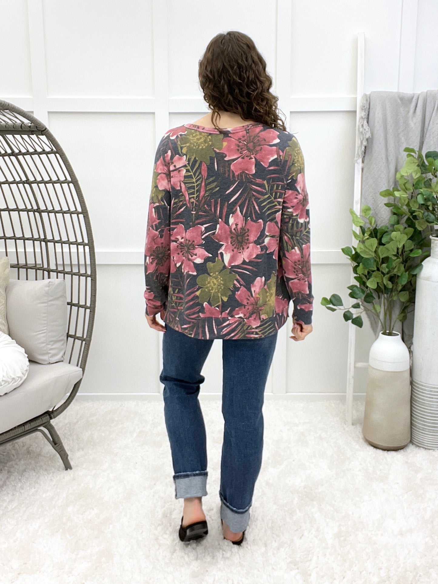 Dear Scarlett Untouchably Cool Top