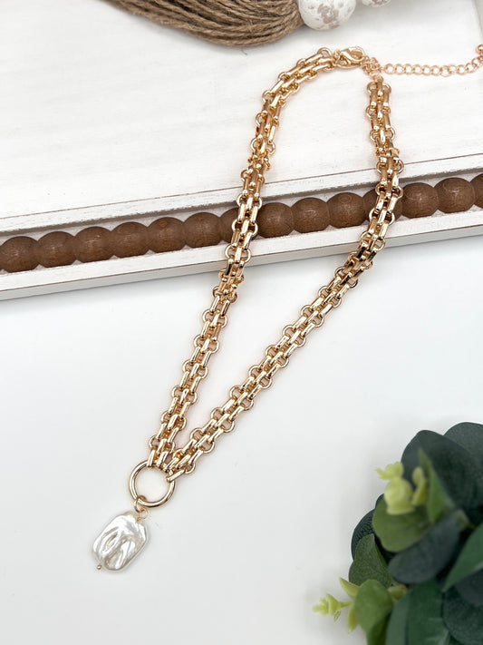 On The Town Gold Pearl Necklace