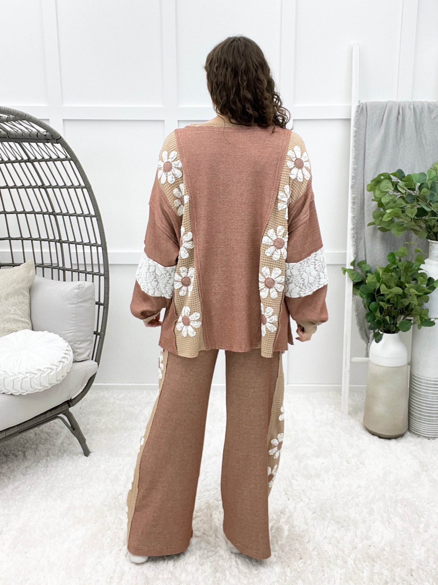 Davi & Dani Come With Me Outfit