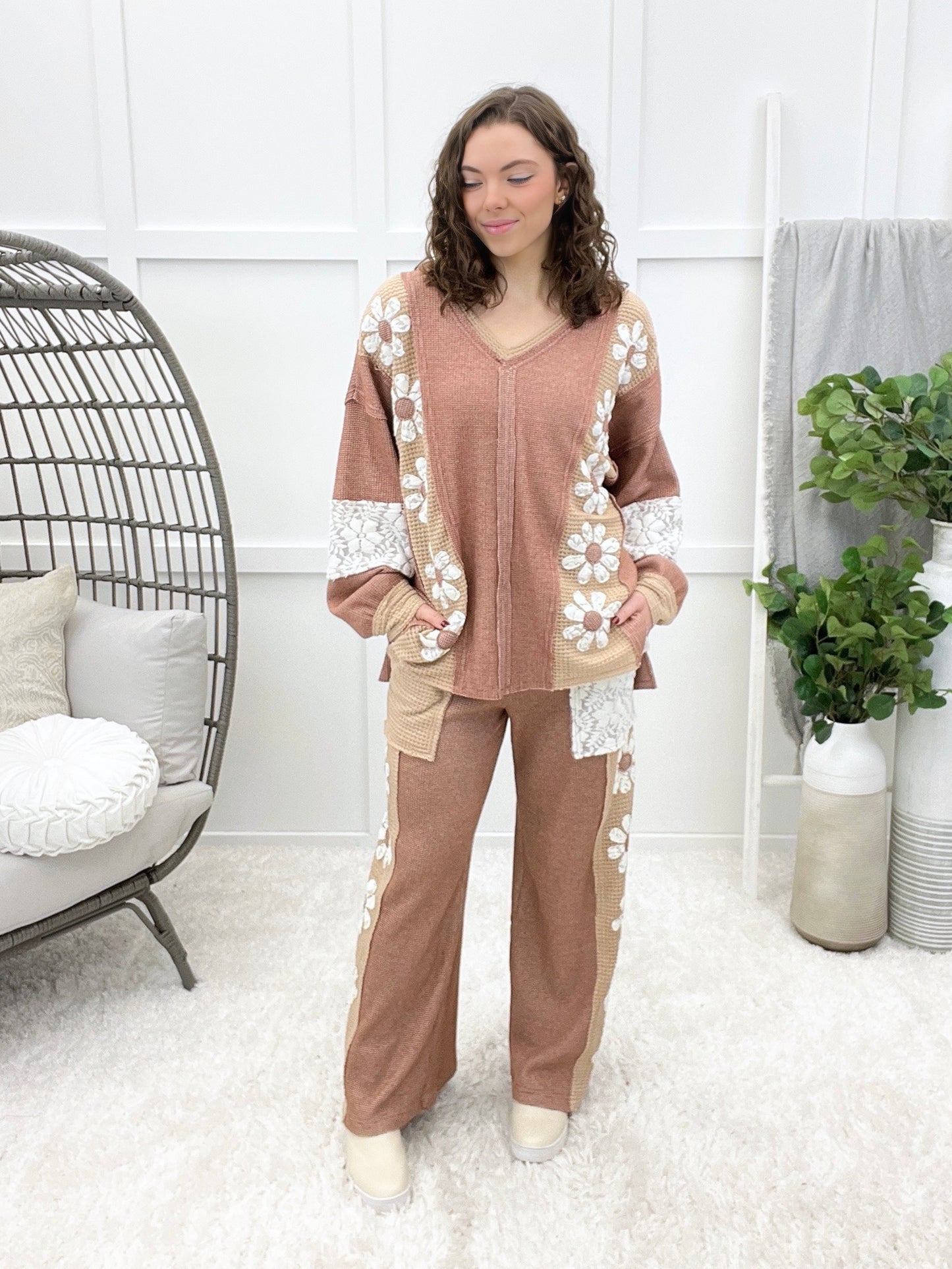 Davi & Dani Come With Me Outfit