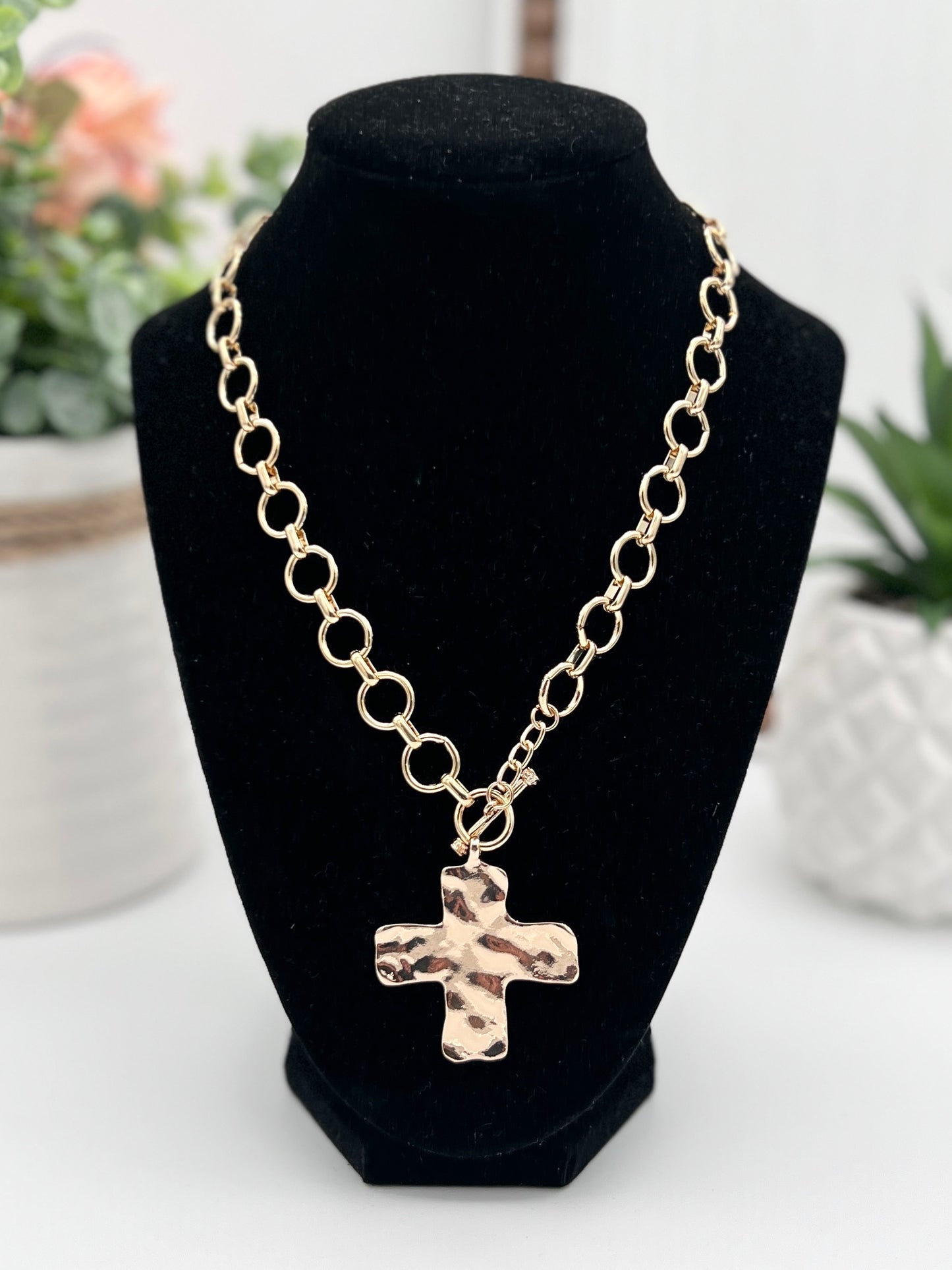 Notable Hammered Cross Front Toggle Necklace - Gold