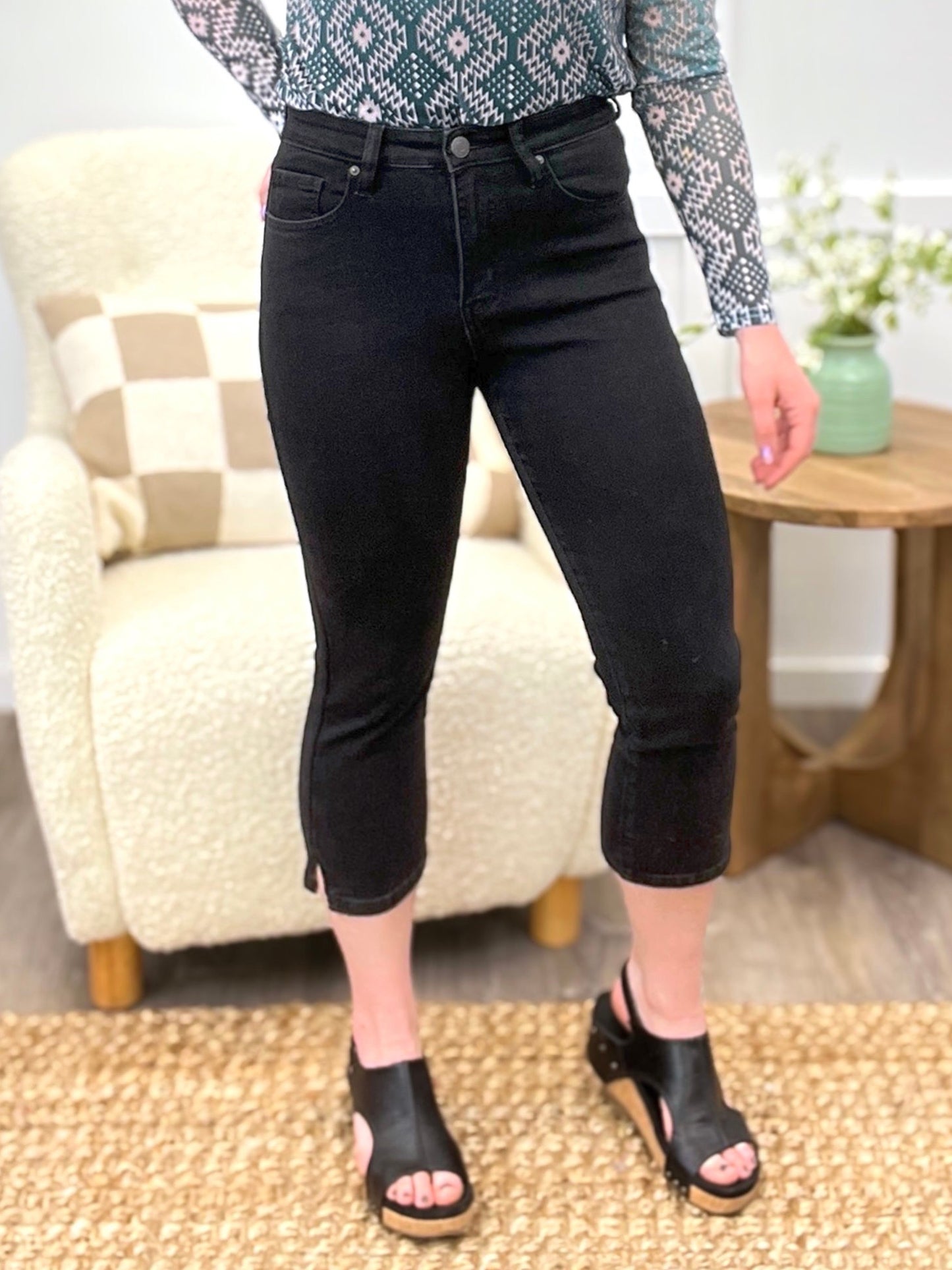 Lila Midnight High-Rise Denim Capris – Premium Stretch