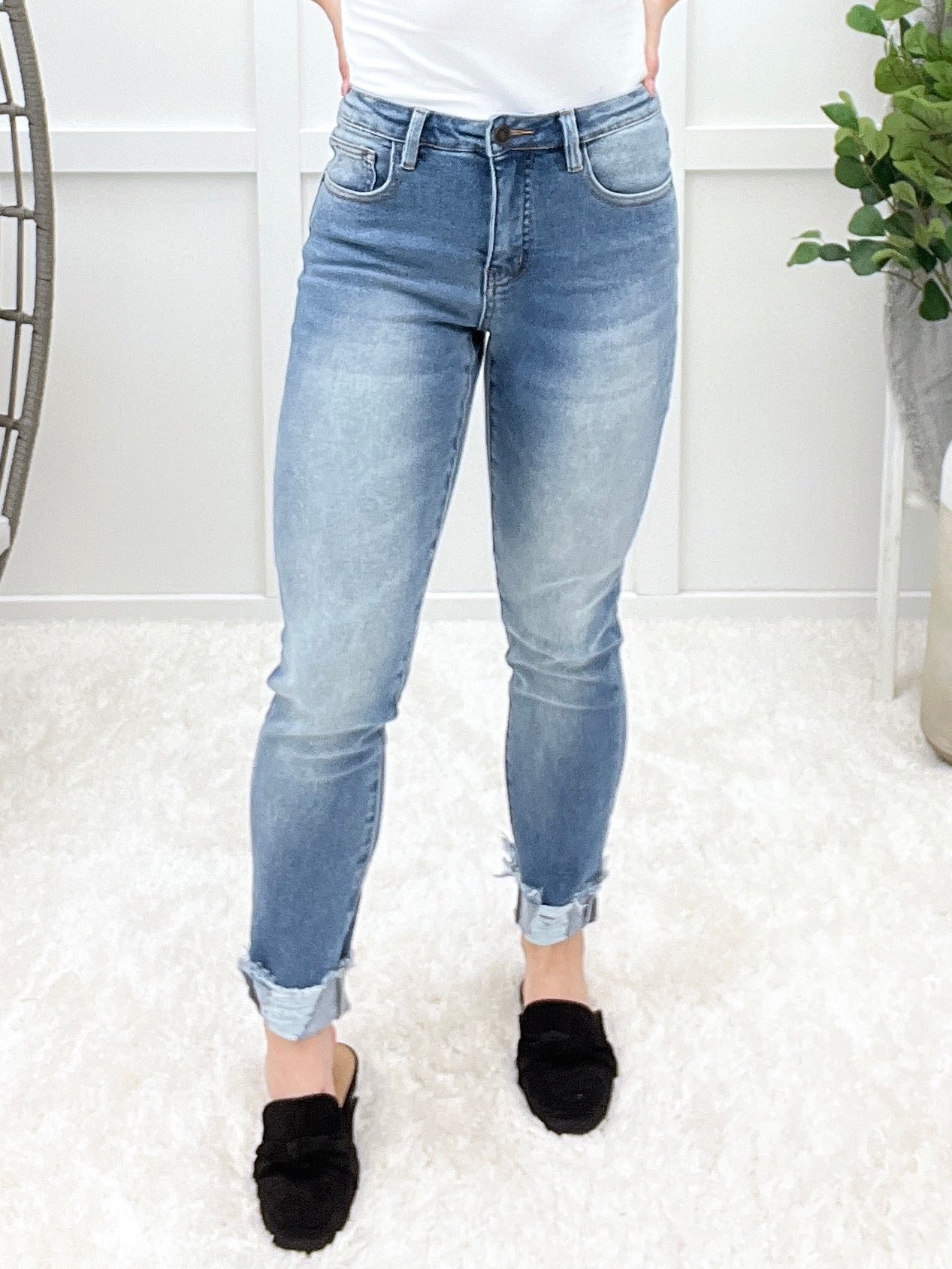 Lori Mid Rise Cuffed Hem Skinny Jeans