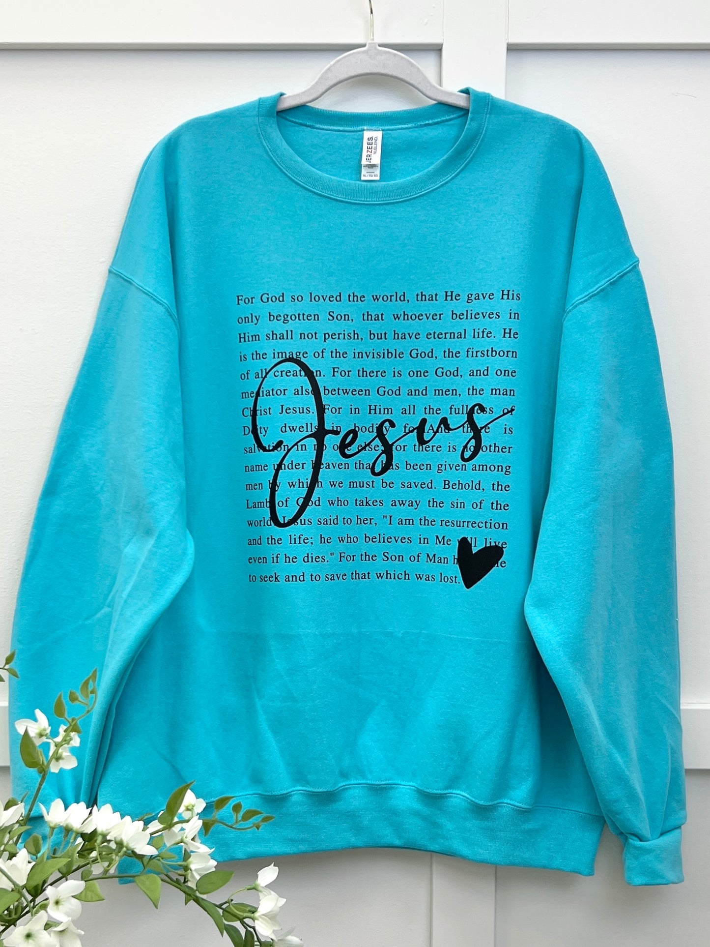 Jesus <3 "For God So Loved The World" Graphic Sweatshirt