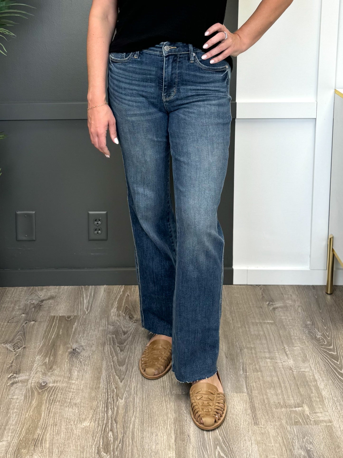 Judy Blue Straight To It Vintage Wash Tummy Control Straight Leg Jeans